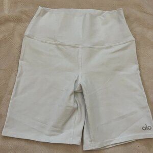 Alo Yoga High Waist White Biker Shorts Size Small